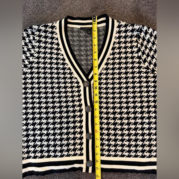Black and White Houndstooth Cardigan - Picture 6 of 10